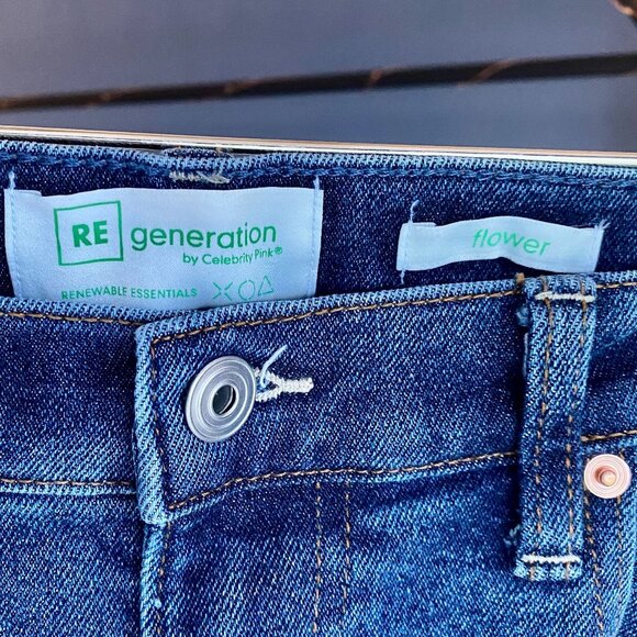 Re Generation by Celebrity  Pink Flower Flare Jeans - Picture 3 of 7